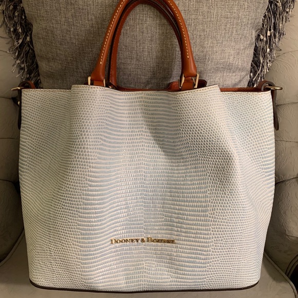 Dooney & Bourke Handbags - Dooney & Bourke large leather Barlow tote